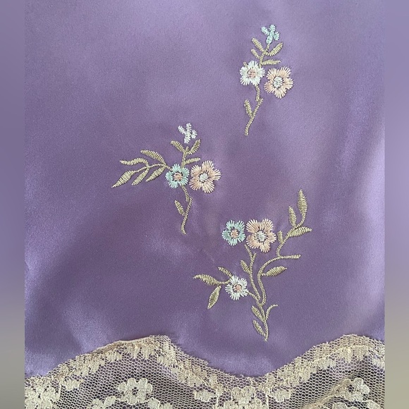 Bisou Bisou Women’s Slip Dress Nightgown Purple Embroidered Lace Sz M floral - Picture 4 of 7